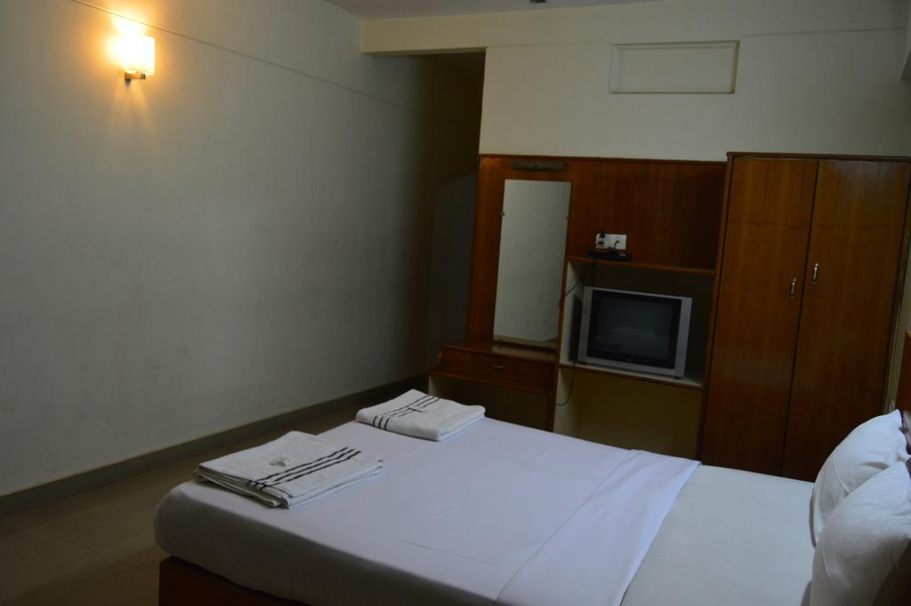 Qik Stay @ S.K. Continental Maisur Dış mekan fotoğraf