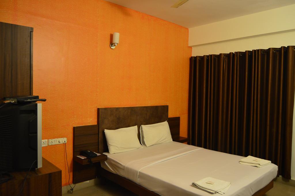 Qik Stay @ S.K. Continental Maisur Dış mekan fotoğraf