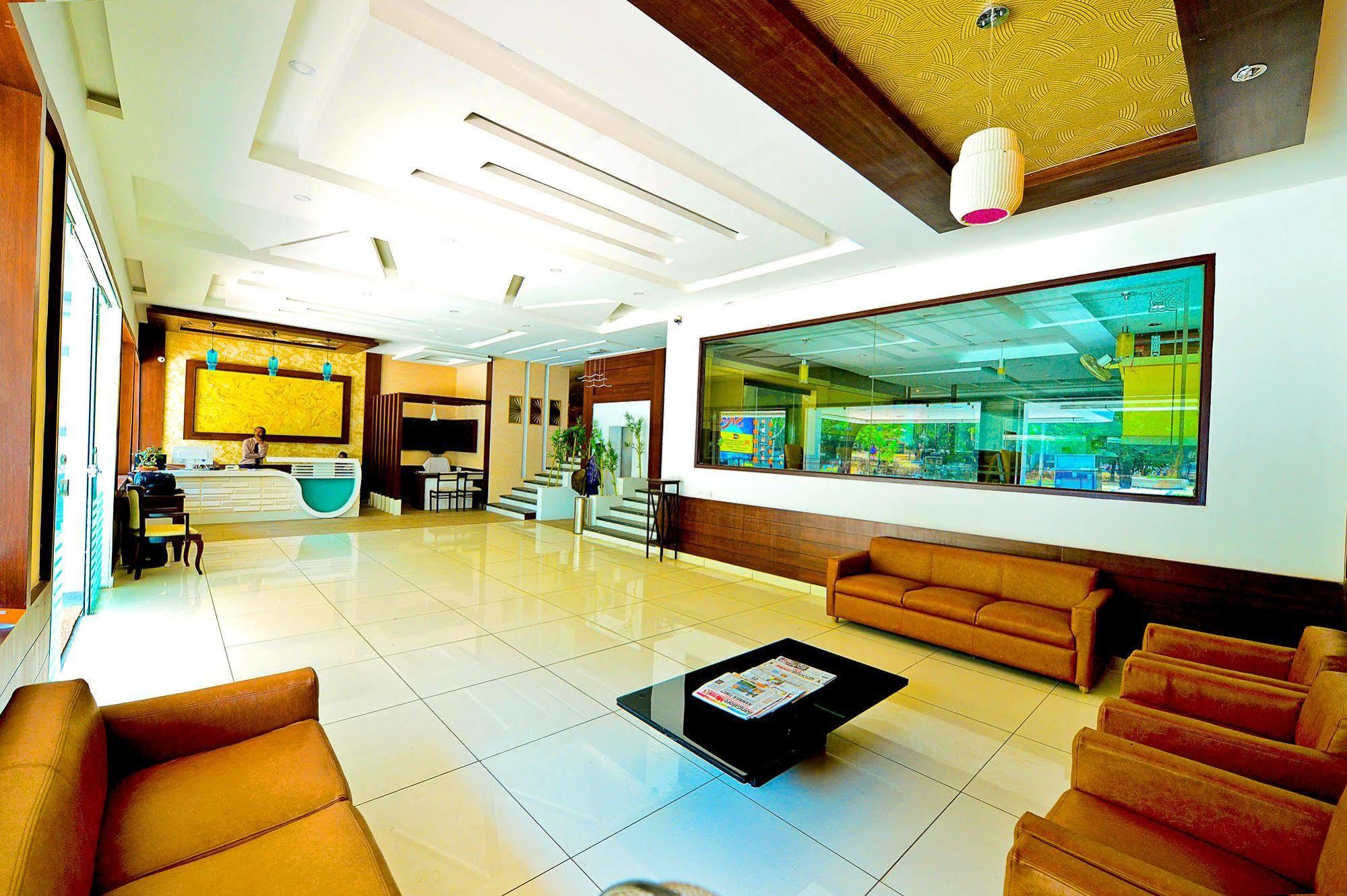 Qik Stay @ S.K. Continental Maisur Dış mekan fotoğraf