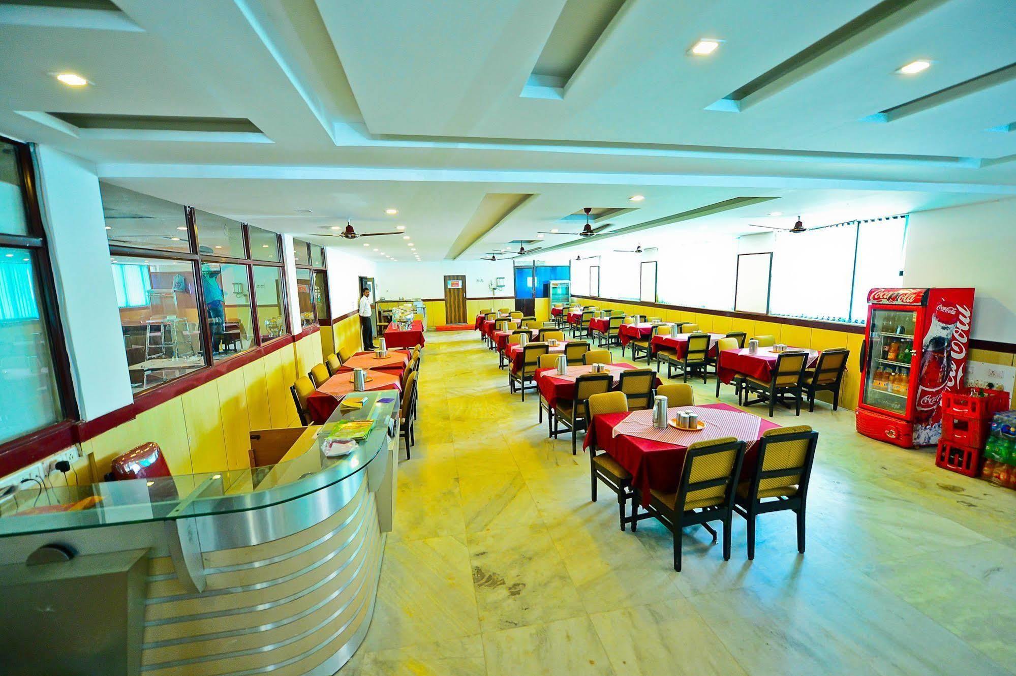 Qik Stay @ S.K. Continental Maisur Dış mekan fotoğraf