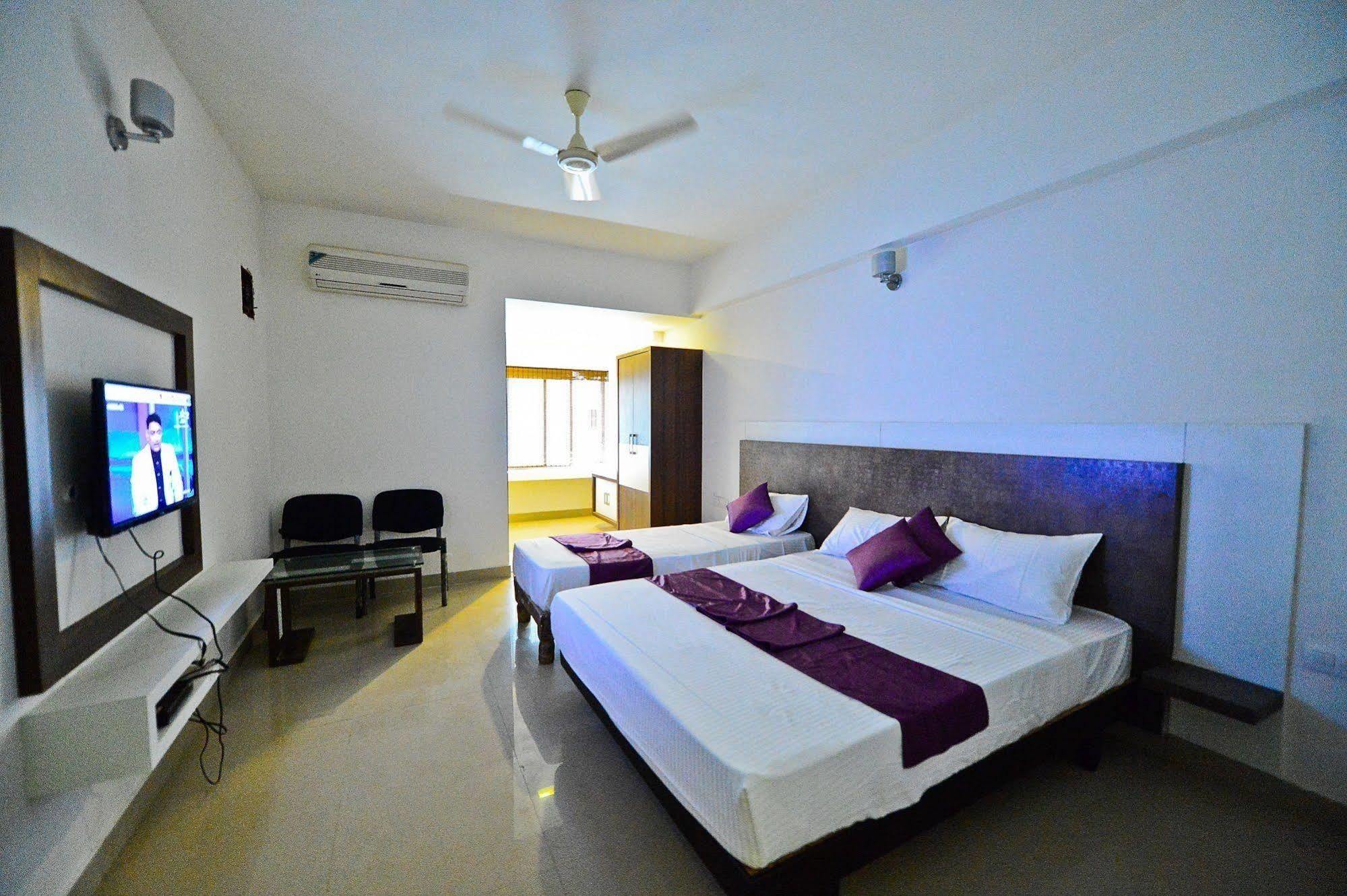 Qik Stay @ S.K. Continental Maisur Dış mekan fotoğraf