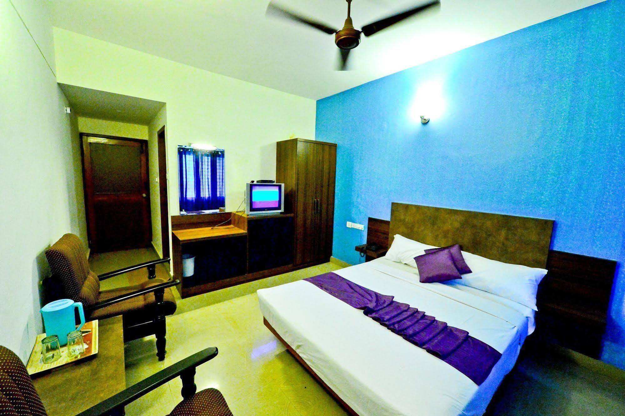 Qik Stay @ S.K. Continental Maisur Dış mekan fotoğraf